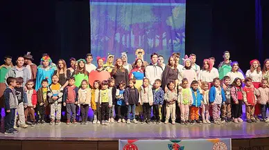 Bizim tek isteğimiz, biraz gülümsemeniz