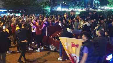 Çaycuma'da Galatasaray taraftarı sokağa döküldü