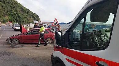 Direksiyon hakimiyetini kaybeden otomobil kaza yaptı: 1 yaralı  