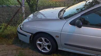 Direksiyon hakimiyetini kaybetti yoldan çıktı