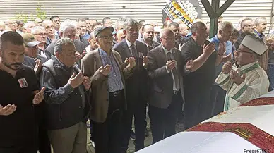 İYİ Partili eski yönetici defnedildi  