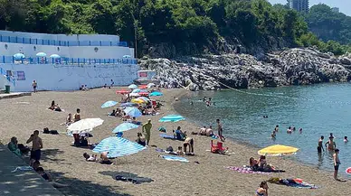 Kapuz Plajı'ndan 3 kamyon çöp çıktı