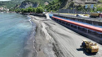 Mavi Bayraklı Sevgi ve Barış Plajı temizlendi