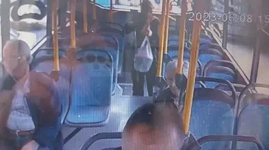 Otobüsten inerken binlerce lirasını düşürdü! O anlar kamerada