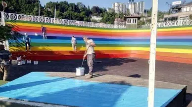 Tepkiler üzerine nedeniyle boyanan tribünlerde dikkat çeken detay