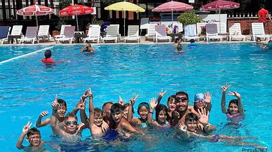 Yüzmeyi bilmeyen çocuk kalmasın..