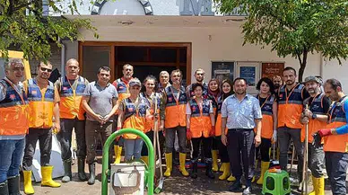 AFAD gönüllüleri, sel yaralarını sarmak için canla başla çalışıyor