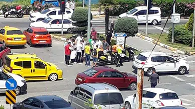 AVM önünde kaza! Yayaya motosiklet çarptı