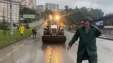 Başkan Bektaş; "Sağanak yağışta gece gündüz sahadayız"