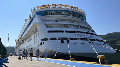 Dev kruvaziyer gemisi Amasra’da