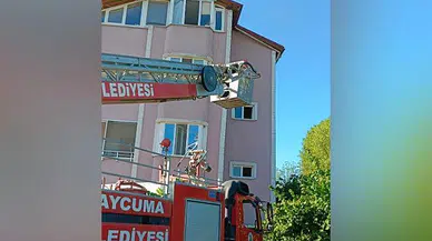 Elektrik kaynaklı yangında ev kullanılamaz hale geldi