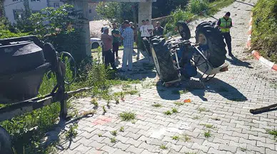 Harç tankerini kaldırırken traktörü takla attı..Az kalsın canından oluyordu!