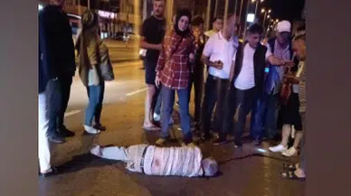 Motosiklet yayaya çarptı: 1 ölü, 2 yaralı