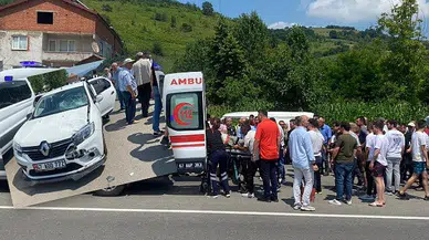Yolun karşısına geçmeye çalıştı, araç çarptı