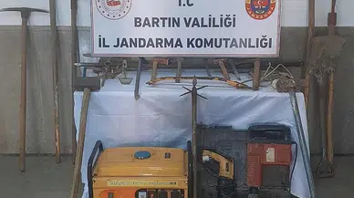 Kaçak kazı yapan 7 kişiyi jandarma yakaladı!