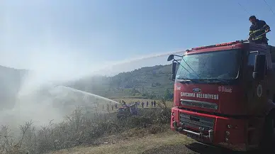 Örtü yangınını itfaiye ekipleri söndürdü