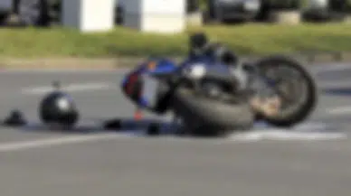 Motosikletten fırlayan sürücü hayatını kaybetti!