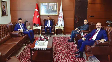 Vali Osman Hacıbektaşoğlu'na ziyaretler sürüyor.