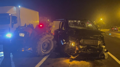 Feci kaza kamerada! Traktörle böyle çarpıştı