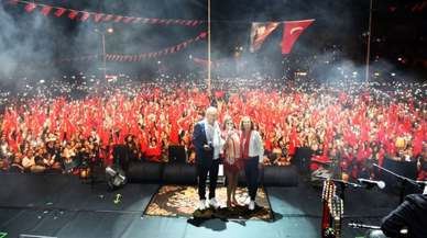 Merve Özbey, Kdz. Ereğli'nin coşkusuna coşku kattı