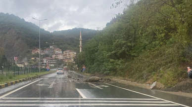 Zonguldak-İstanbul karayolunda heyelan!