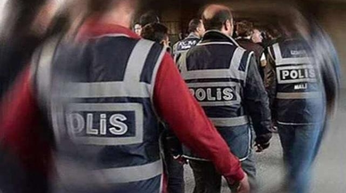 Kendilerini 'polis' olarak tanıtıp, milyonluk vurgun yaptılar!