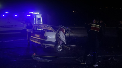 Tofaş ortadan ikiye bölündü; 1 ölü, 5 yaralı