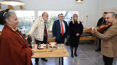 Rektör Özölçer ve yazar Dr. Sait Başer BEUN Çalgı Yapım Atölyesinde incelemelerde bulundu