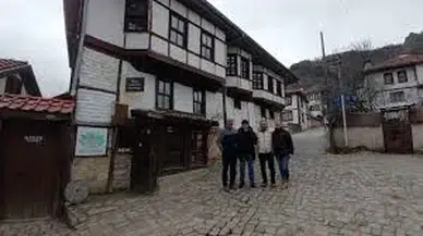 Bolu’daki tarihi konağa tatilcilerden yoğun ilgi
