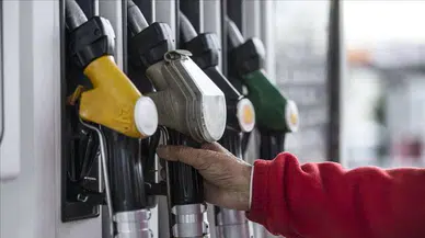 Akaryakıt fiyatları güncellendi motorin indirimi tabelaya yansıdı