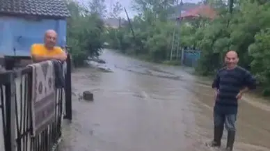 Çaycuma'da yoğun yağış altı evi su bastı
