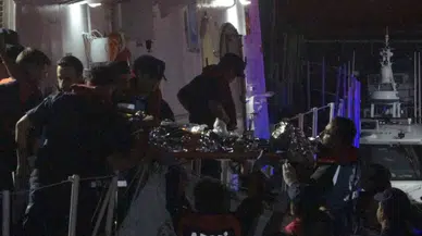 Karadeniz'de saldırıya uğrayan tekneden 1 ölü, 4 yaralı getirildi