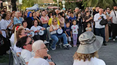 Zonguldak'ta 55 kadın sahili darbukayla inletti