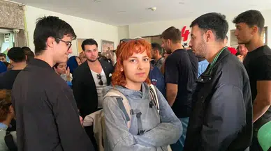 CHP'nin Rozet Töreninde 950 TL'ye Figüran Skandalı: Cast Ajanslarıyla Provalar Yapıldığı İddia Edildi!
