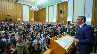 CHP'de Hareketlilik: Yeni Partiye Katılmak İçin 90 Vekilin İstifa Edeceği İddia Ediliyor!