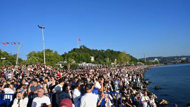 Karadeniz Ereğli'de SOLOTÜRK'le unutulmaz bir akşam: On binlerce kişi gökyüzündeki şölene tanıklık etti