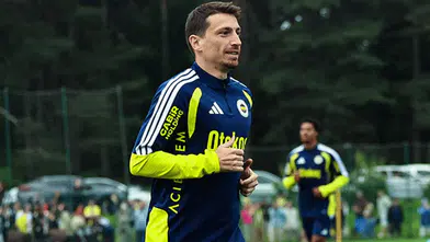 Mert Hakan Yandaş, Fenerbahçe ile 1 yıl daha sözleşme uzattı!