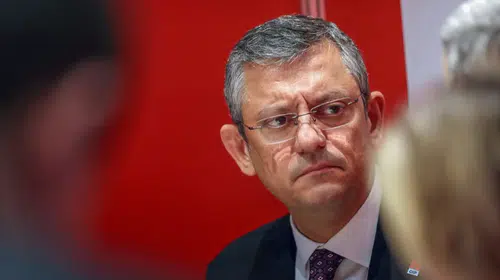 Özgür Özel'den Erken Seçim Resti: "Seçimlerin Yenilenmesine Varız"