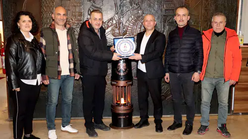 Nesil Halk Oyunları Ekibi, Tayfun Demir'i ziyaret etti