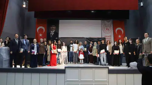 Karabük'te Gençlerin Tiyatro Heyecanı Sahneye Taşındı