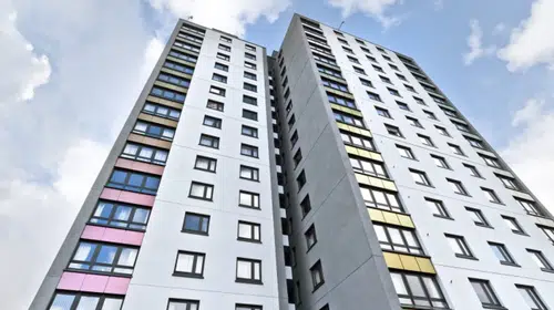 Devrek'te Apartman Mahkemeden Satışa Çıkarıldı