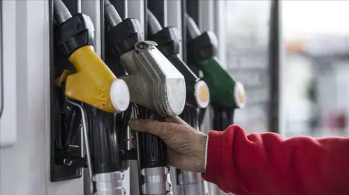 Akaryakıt fiyatları güncellendi motorin indirimi tabelaya yansıdı