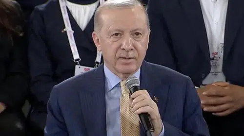 Cumhurbaşkanı Erdoğan, Beştepe'de gençlerle bir araya geldi