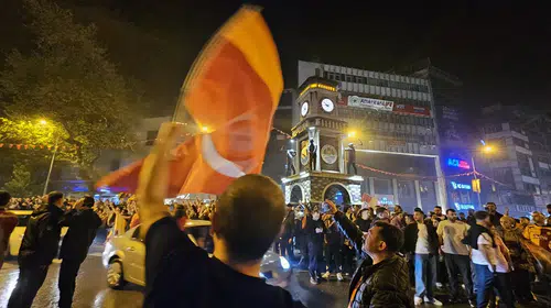 Zonguldak'ta Galatasaray'ın Şampiyonluk Coşkusu Geceye Damga Vurdu