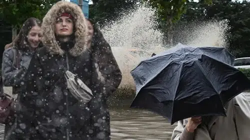 Pazar Günü Fırtına Vuracak: Meteoroloji'den 57 İle Kabus Uyarısı