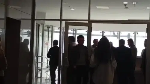 Flash Haber TV sahibinin yargılandığı bahis davasında üç tahliye çıktı