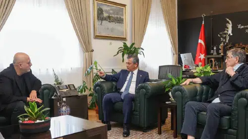Özgür Özel'den tarihi çıkış: Artık iki tane CHP var!