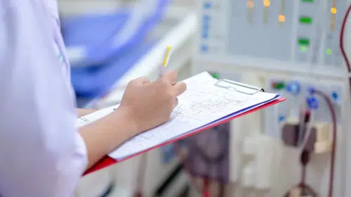 30 yıl sonra nakledilen böbrekle kana kana su içti