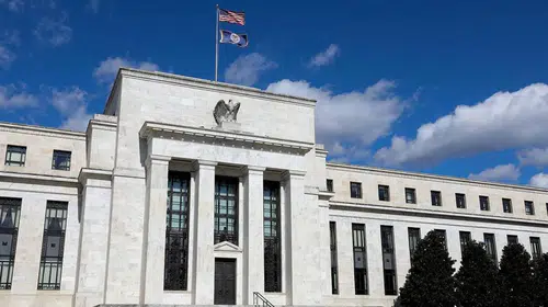 Fed faiz oranını sabit bıraktı
