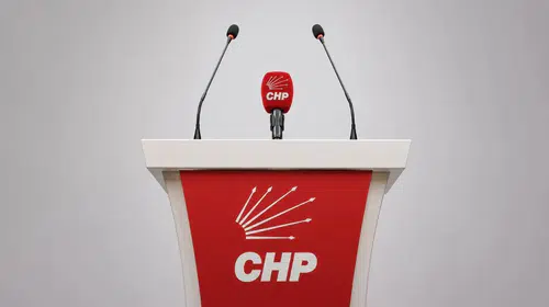 Devrim Dural'ın CHP kürsü ve ses sistemini iş hanına taşıttığı iddiası ortalığı karıştırdı